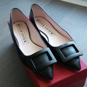 Roger Vivier Gommettine flats